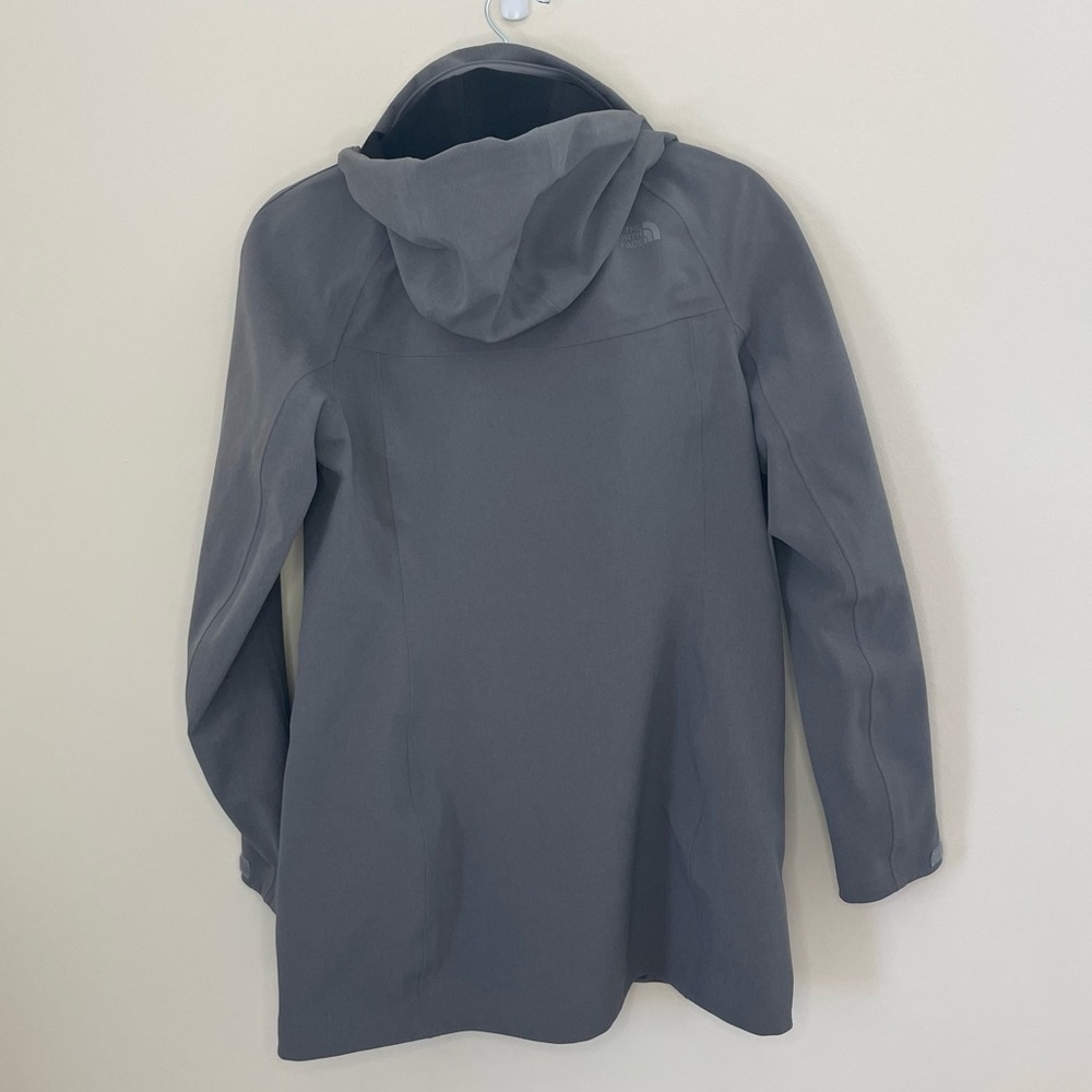 Women’s the North Face rain jacket. Size: small - Picture 5 of 5